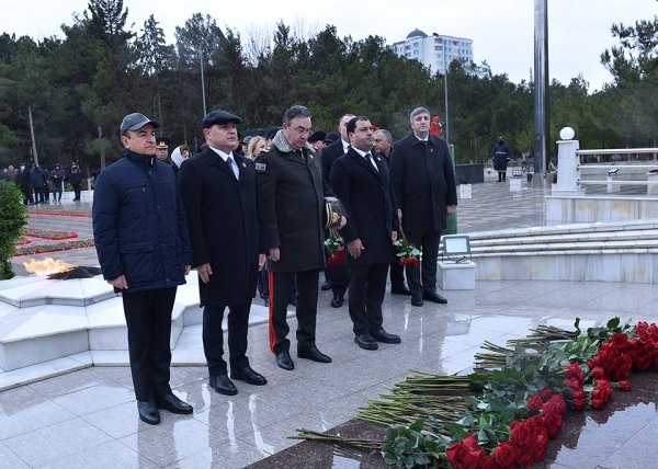 Sumqayıtda 20 Yanvar faciəsinin 36-cı ildönümü ilə əlaqədar anım mərasimi keçirilib - FOTOLAR