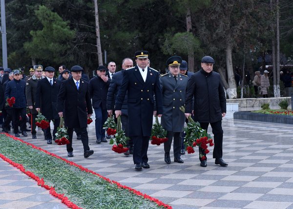 Sumqayıtda 20 Yanvar faciəsinin 36-cı ildönümü ilə əlaqədar anım mərasimi keçirilib - FOTOLAR